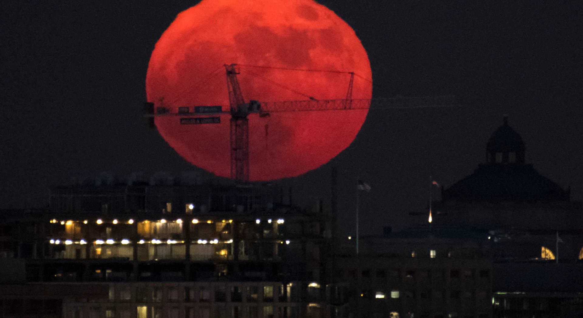 Distance Terre-Lune : périgée, apogée et vrais chiffres